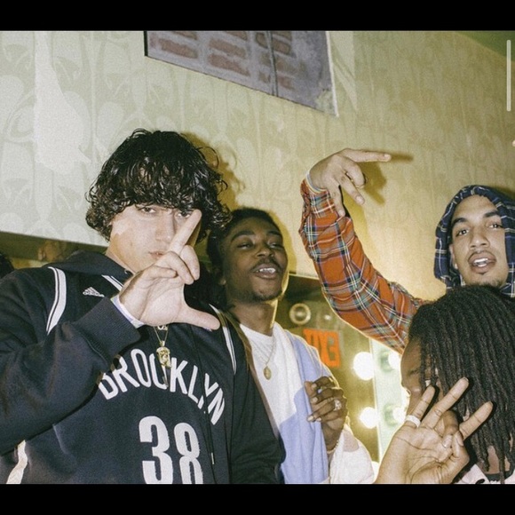 Meet your Posher, Harris - Picture 1 of 1